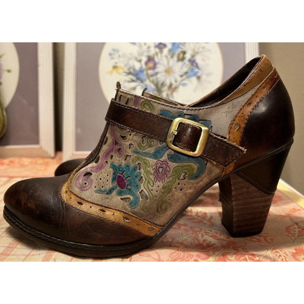 L'Artiste Spring Step Miso Tooled Leather Wing Tip Brown Heel Booties Womens 7.5
